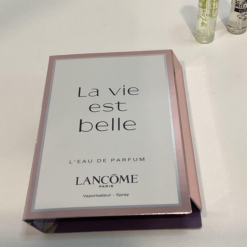 🌺 Perfume Sample Bundle - 6pc. - Picture 7 of 14